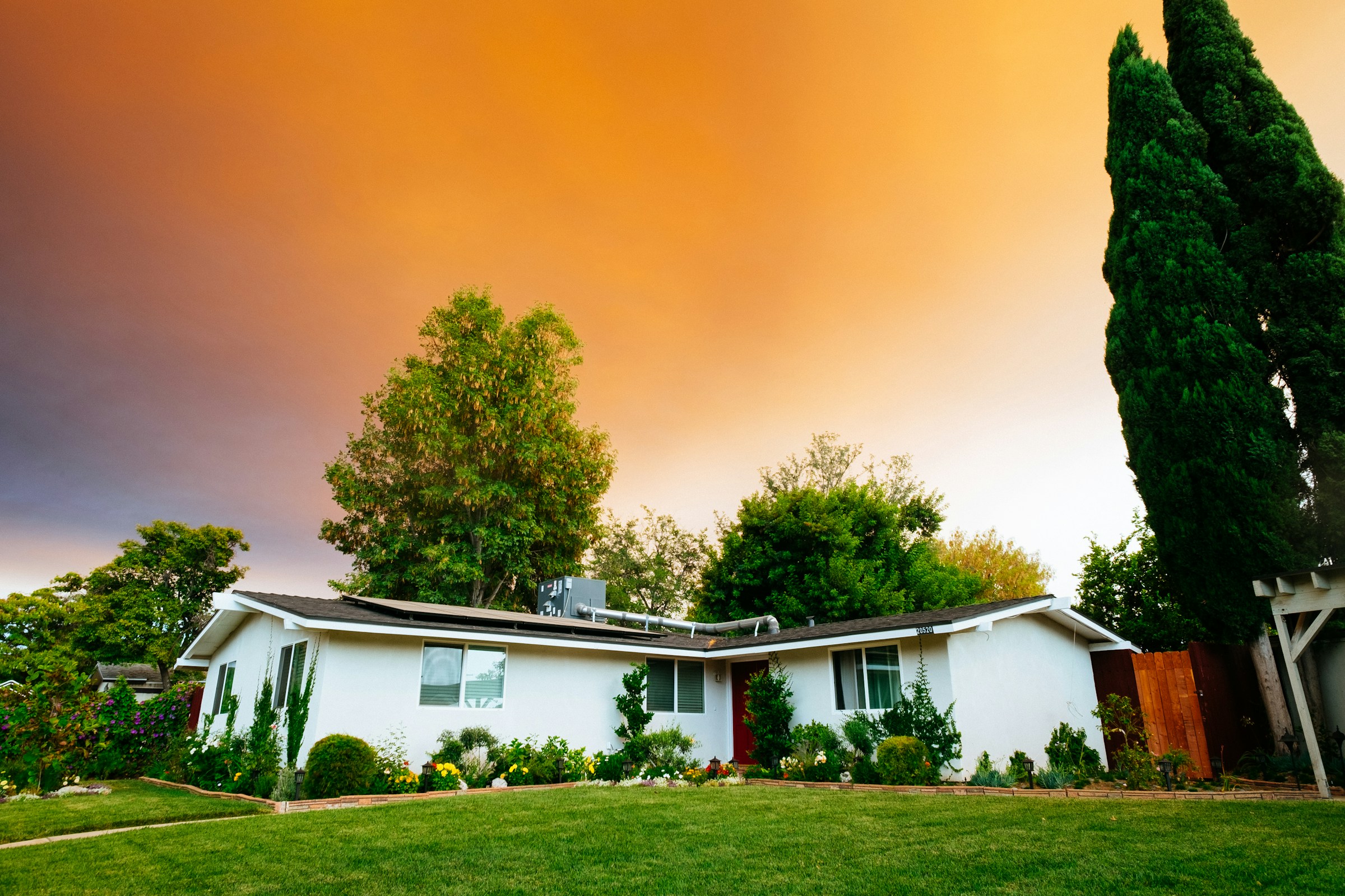 Maison avec un beau jardin, idéale pour un investissement LMNP impôt en 2025.