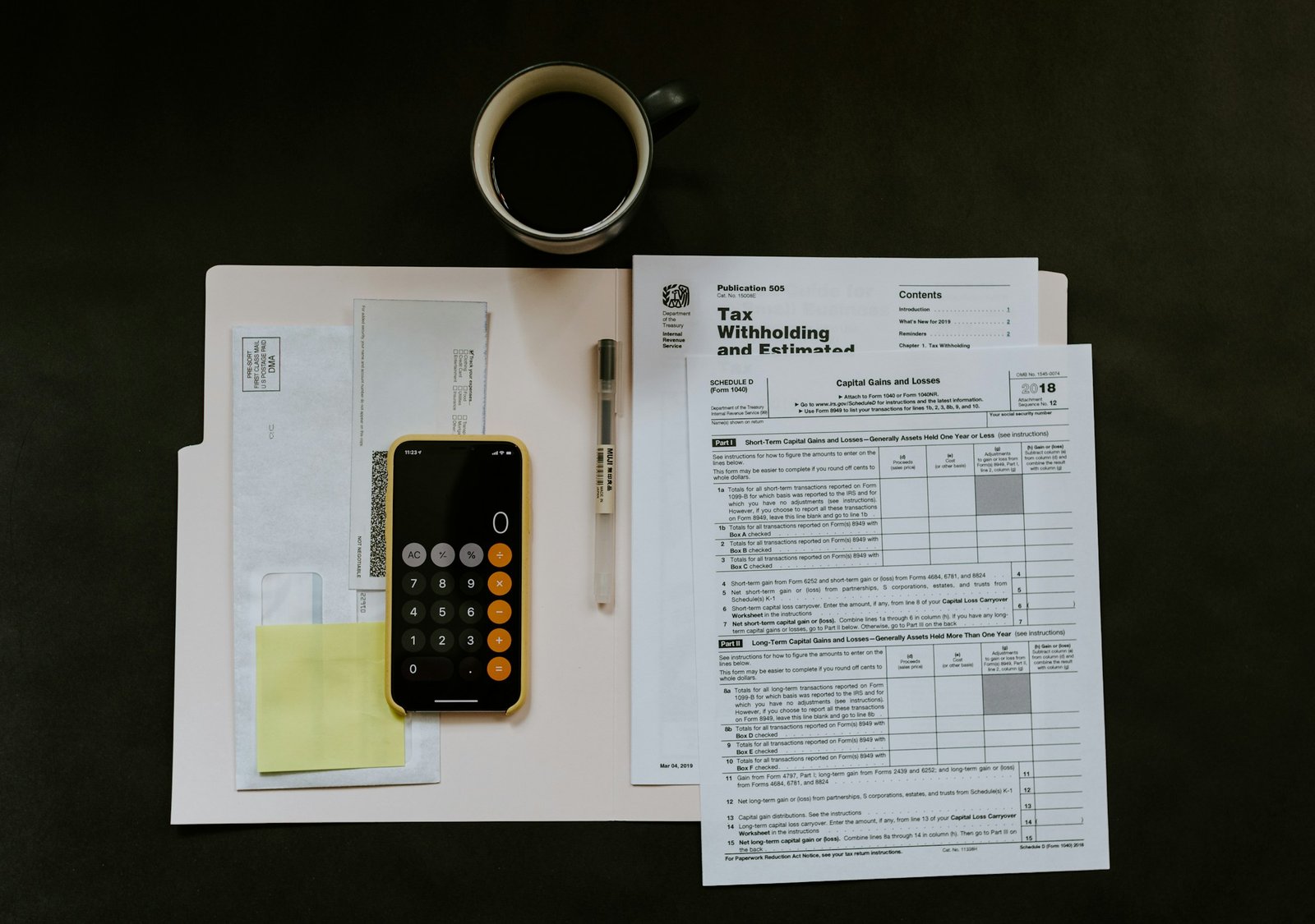 Une calculatrice et des formulaires fiscaux essentiels pour réussir à se déclarer en LMNP.