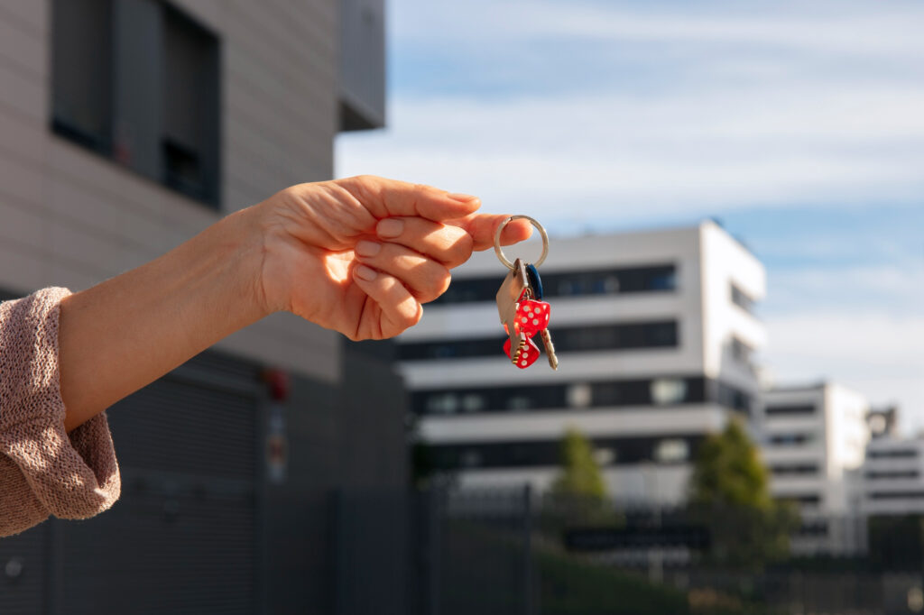 remise de clés pour un logement collectif sous statut de colocation meublée LMNP